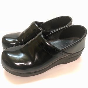 Dansko Black Patent Leather Professional Clog
